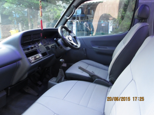 รถตู้ปี04สภาพสดๆเลยครับ5L3000cc รถตู้ปี04สภาพสดๆเลยครับ5L3000cc