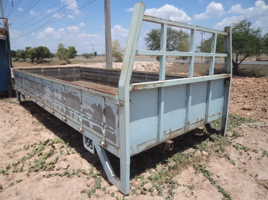 ขาย25000บาทกะบะรถ6ล้อสภาพดี ช่วงยาว5.60 กวาง2.30 คัซซีกวาง80