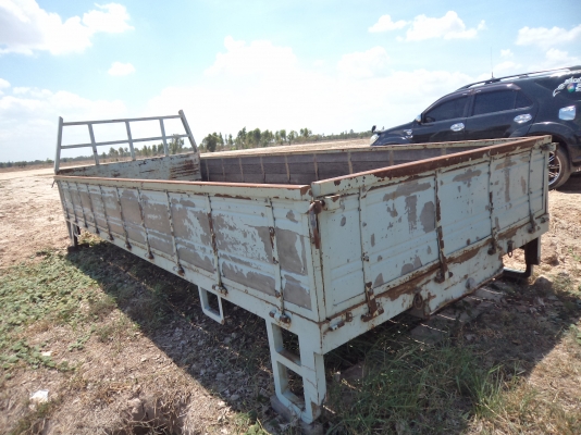 ขาย25000บาทกะบะรถ6ล้อสภาพดี ช่วงยาว5.60 กวาง2.30 คัซซีกวาง80