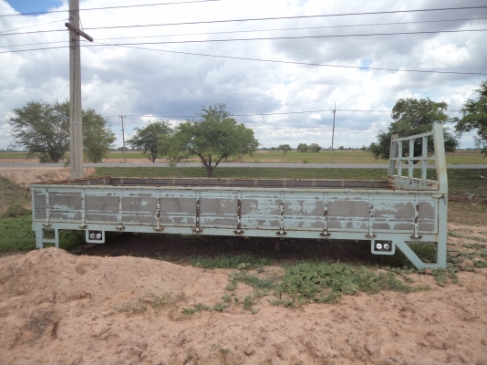 ขาย25000บาทกะบะรถ6ล้อสภาพดี ช่วงยาว5.60 กวาง2.30 คัซซีกวาง80