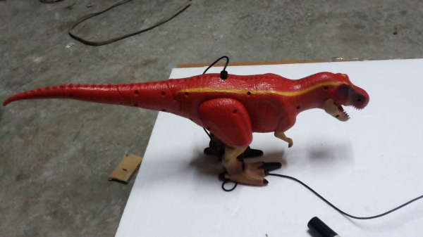 ไดโนเสาร์ บังคับด้วยรีโมทแบบสาย ใช้ถ่าน บังคับได้ 4 แบบ