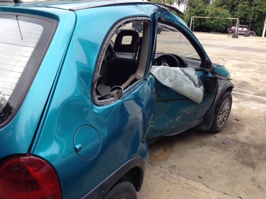 ขายเป็นอะไหล่ครับ รถขับได้ครับเกียร์ออโต่