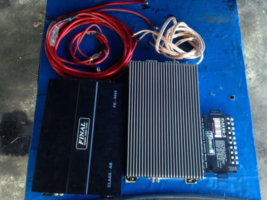 ขายชุดเครื่องเสียงติดรถยนต์ สภาพดี