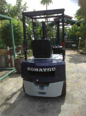 +++ ขายโฟล์คลิฟท์  KOMATSU FG15-14  ขนาด 1.5  ตัน  เครื่องยนต์เบนซิน  เสา  3  เมตร  เกียร์ธรรมดา  งา 1,070  มม.  ยางตันใหม่ครับ  (รถนอก)