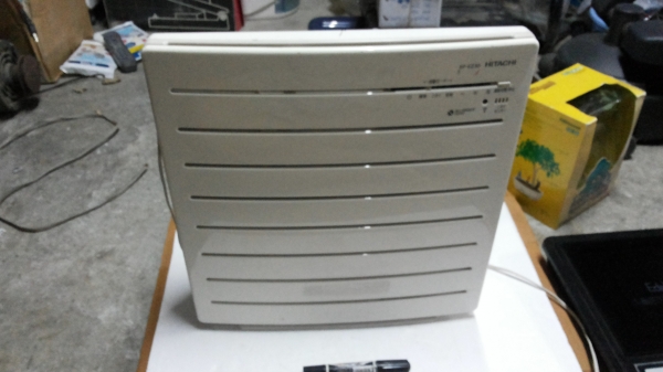 เครื่องฟอกอากาศ HITACHI พร้อมระบบ ion ปล่อยอนุภาคไฟฟ้าที่มีประสิทธิภาพในการฆ่าเชื้อโรค