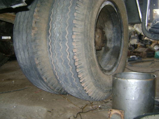 FB 117 แรง (รถประมูล สองแสนสาม กม.)  รถตามภาพ   ราคา  400,000  บาท