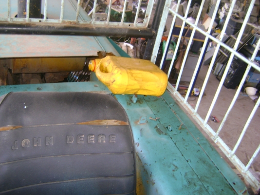 JOHN DEERE  JD 644B  รถขับเคลื่อนได้  ราคา  400,000  บาท