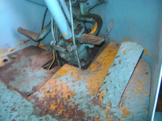 JOHN DEERE  JD 644B  รถขับเคลื่อนได้  ราคา  400,000  บาท