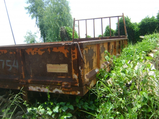 กระบะ ยาว 5.40 เมตร กว้าง 2.50 เมตร แชสชี .85 เมตร  ไม่ผุ.ราคา   40,000  บาท