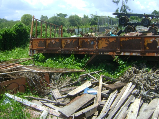 กระบะ ยาว 5.40 เมตร กว้าง 2.50 เมตร แชสชี .85 เมตร  ไม่ผุ.ราคา   40,000  บาท