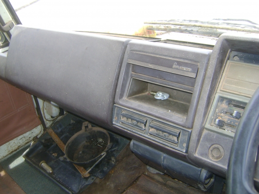 เครื่องEH 700  168 แรง เฮียบ 3 ตัน  ยืดยาว  9 เมตร ( รถหลวง.เอกสารเดือนกว่าๆ ครับ )  ตามภาพ ราคา  480,000  บาท ด่วนๆ ครับราคานี้