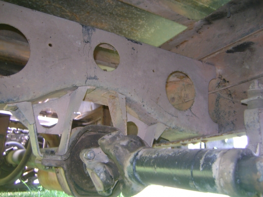 เครื่องEH 700  168 แรง เฮียบ 3 ตัน  ยืดยาว  9 เมตร ( รถหลวง.เอกสารเดือนกว่าๆ ครับ )  ตามภาพ ราคา  480,000  บาท ด่วนๆ ครับราคานี้