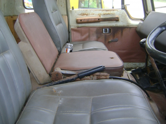 เครื่องEH 700  168 แรง เฮียบ 3 ตัน  ยืดยาว  9 เมตร ( รถหลวง.เอกสารเดือนกว่าๆ ครับ )  ตามภาพ ราคา  480,000  บาท ด่วนๆ ครับราคานี้