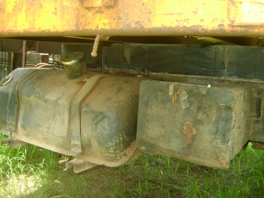 เครื่องEH 700  168 แรง เฮียบ 3 ตัน  ยืดยาว  9 เมตร ( รถหลวง.เอกสารเดือนกว่าๆ ครับ )  ตามภาพ ราคา  480,000  บาท ด่วนๆ ครับราคานี้