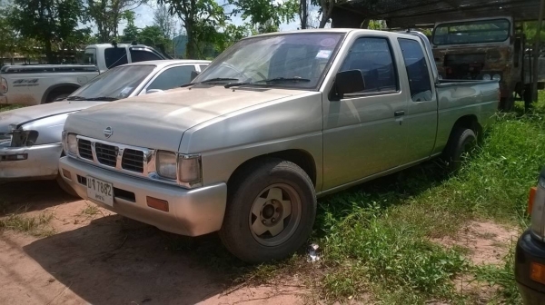 ขาย NISSAN BIG M ปี 37 เครื่องดี คัสซีสวย มีแอร์ ไม่เวอร์ ทะเบียนพร้อมโอน