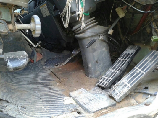 ขาย HINO FM3M เครื่องดี M10C 240 แรงม้า เกียร์เดิม คัสซีสวยตลอดเส้น ยางดี ทะเบียนพร้อมโอนครับ