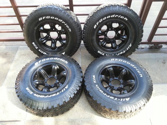 ล้อเล็บเหยี่ยว15 พร้อมยาง BF goodrich 31 10.5 R15 ปี11 สภาพสวยๆ