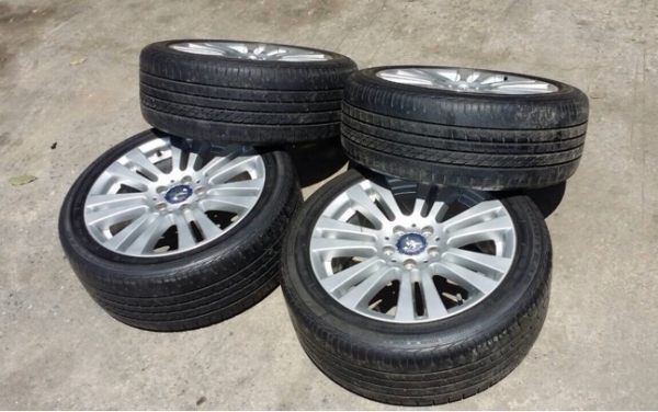 ล้อ BENZ ขอบ17 กว้าง7.5นิ้ว off +47 พร้อมยาง Goodyear 225 45 17 ดอกเยอะ