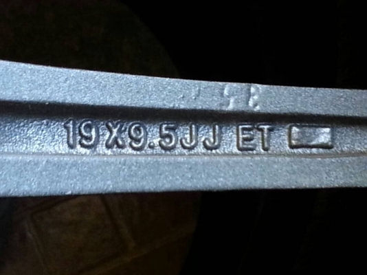 ล้อ BENZ ขอบ17 กว้าง7.5นิ้ว off +47 พร้อมยาง Goodyear 225 45 17 ดอกเยอะ