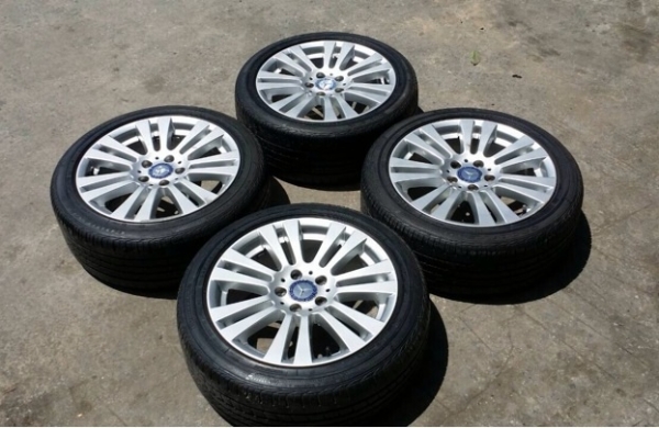 ล้อ BENZ ขอบ17 กว้าง7.5นิ้ว off +47 พร้อมยาง Goodyear 225 45 17 ดอกเยอะ