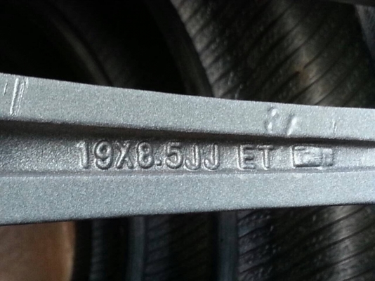 ล้อ AMG ขอบ19 หน้า 8.5 หลัง 9.5 สภาพใหม่มาก