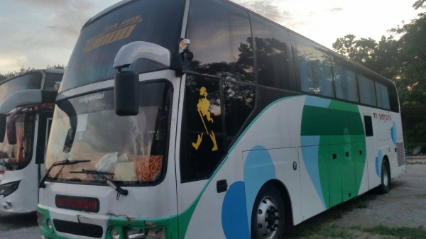 รถบัส  CK20R 220 แรง ระบบถุงลม สภาพดีสวยพร้อมวิ่งงาน เอสาร ทะเบียนพร้อมโอน ^^ ราคา650,000บ ^^