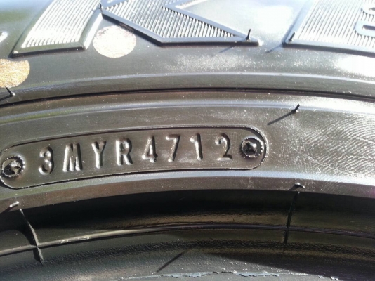 ยาง Falken 265 60 18 สิ้นปี12 ดอกเยอะ ใช้ยาวๆ