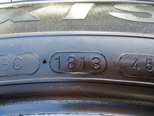 ยาง Maxxis 235 60 17 ปี13 ดอกเยอะ ใช้กันยาวๆ ยาง Maxxis 235 60 17 ปี13 ดอกเยอะ ใช้กันยาวๆ