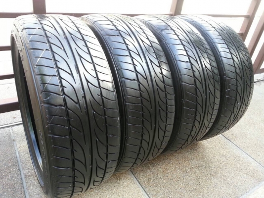 ยาง Dunlop 205 45 17 กลางปี13 ดอกดี ราคาไมาแพง