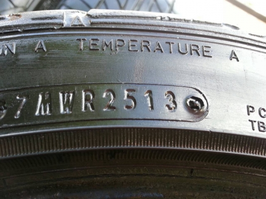 ยาง Dunlop 205 45 17 กลางปี13 ดอกดี ราคาไมาแพง