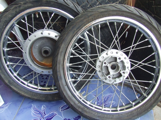 ขายล้อฮอนด้า  สภาพดีไม่มีคด ดุ่ง