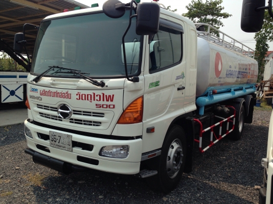 10ล้อบรรทุกนำ้มันเพลาเดียว