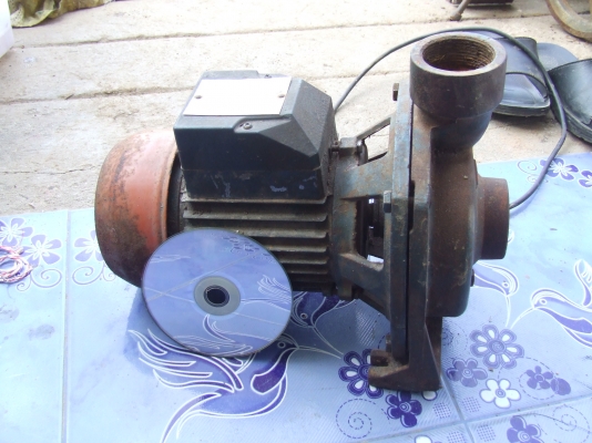 ขายมอเตอร์ปั้มนํ้า  1 นิ้วครึ่ง ของอิตรี่   แรงครึ่งเดิมๆ