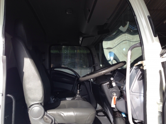 รถตู้เย็น10ล้อISUZU รถตู้เย็น10ล้อISUZU