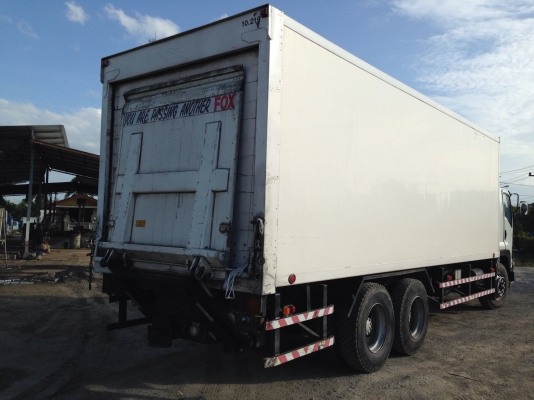 รถตู้เย็น10ล้อISUZU รถตู้เย็น10ล้อISUZU