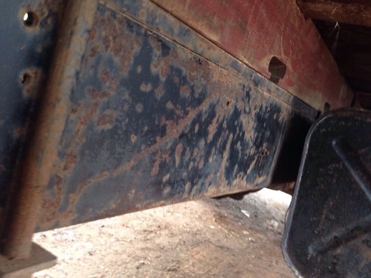 ISUZU KS 175 HP 6BG1 รถบรรทุกหกล้อ กระบะเหล็กคอกไม้ความยาว 4.30 เมตรพร้อมบรรทุกหนักได้เลยครับ เครื่องยนต์ 175 แรงวางใหม่มีเอกสารใบคุมเครื่องพร้อมแจ้งลงเล่มได้เลย เครื่องแน่นแรงดีมากครับ ภายในเก๋งคอนโซลครบพร้อม พวงมาลัยเพาเวอร์ ช่วงล่างคัชซีไม่บวม ติด F หน