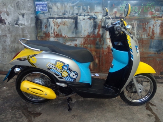 Scoopy-i สีเหลือง-เทา หัวฉีดประหยัดน้ำมัน สวยๆราคาถูกครับ