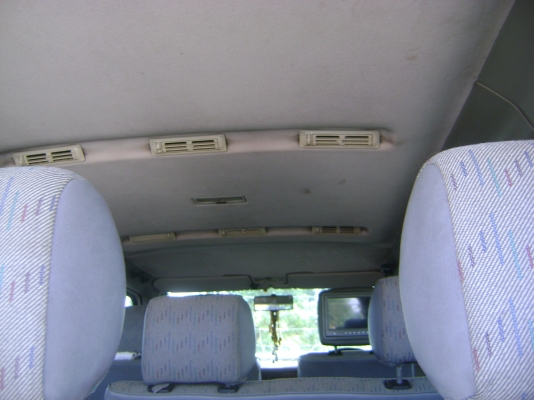 โฟล์ค CARAVELLE  ติดแก็สแล้ว ( รถหลวงสภาพเยี่ยม ) ราคา   220,000  บาท