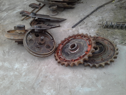 เสร็จส่งกลับบ้านแล้วครับ ซ่อมรถเกี่ยวข้าว ทุกรุ่น ทุกขนาด ราคาตามข้อตกลง