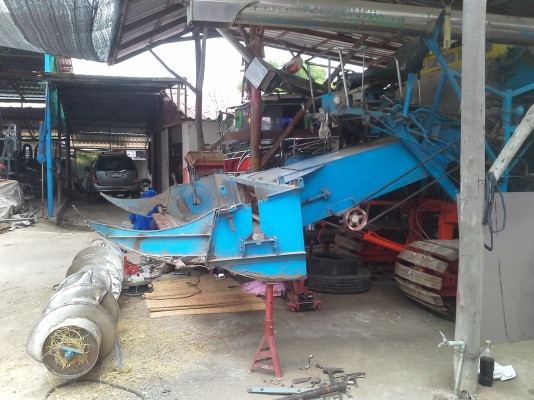 เสร็จส่งกลับบ้านแล้วครับ ซ่อมรถเกี่ยวข้าว ทุกรุ่น ทุกขนาด ราคาตามข้อตกลง