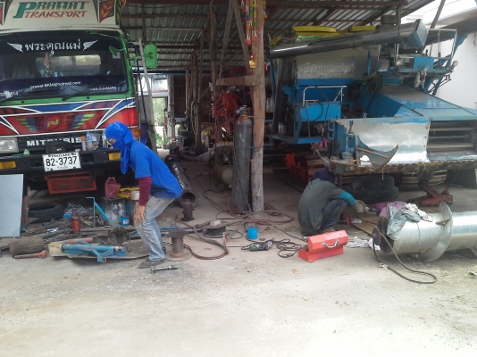 เสร็จส่งกลับบ้านแล้วครับ ซ่อมรถเกี่ยวข้าว ทุกรุ่น ทุกขนาด ราคาตามข้อตกลง