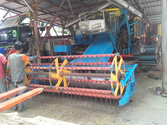 เสร็จส่งกลับบ้านแล้วครับ ซ่อมรถเกี่ยวข้าว ทุกรุ่น ทุกขนาด ราคาตามข้อตกลง