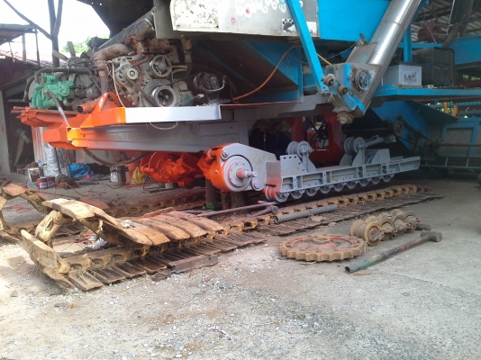 เสร็จส่งกลับบ้านแล้วครับ ซ่อมรถเกี่ยวข้าว ทุกรุ่น ทุกขนาด ราคาตามข้อตกลง