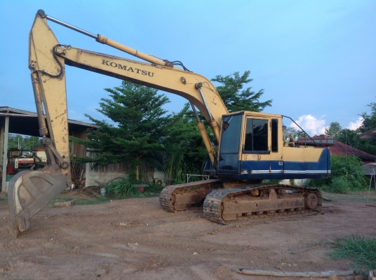 ขายแบคโฮkomutsu pc200-3
