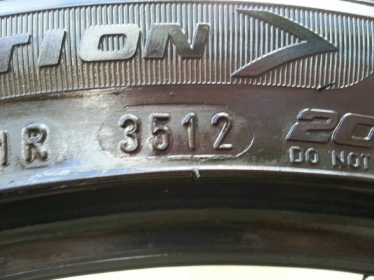ยาง Goodyear 205 45 16 กลางปี12 จำนวน2เส้น ดอกเยอะ ไม่มีปะ