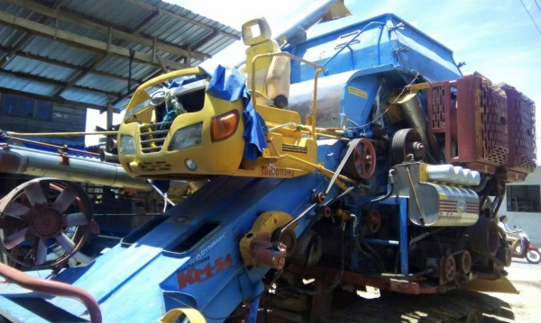 ขายรถเกี่ยวข้าว ศักดิ์พัฒนา สภาพพร้อมใช้งาน สนใจโทร 090-8588220คุณนะ 093-3258446คุณบิว ID:narong498 หรือเข้าดูสินค้าอื่นๆได้ที่ www.truck.in.th/498 หรือเพจFacebook ณรงค์ ซื้อขายรถมือสอง (เว็บไซต์ส่วนตัว) หรือFacebook ตลาดรถมือสอง คุณนะ