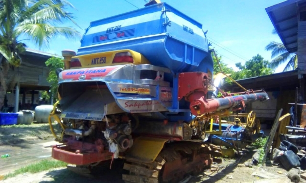 ขายรถเกี่ยวข้าว ศักดิ์พัฒนา สภาพพร้อมใช้งาน สนใจโทร 090-8588220คุณนะ 093-3258446คุณบิว ID:narong498 หรือเข้าดูสินค้าอื่นๆได้ที่ www.truck.in.th/498 หรือเพจFacebook ณรงค์ ซื้อขายรถมือสอง (เว็บไซต์ส่วนตัว) หรือFacebook ตลาดรถมือสอง คุณนะ