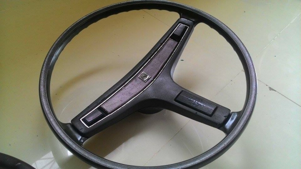 ขายพวงมาลัย คลาสสิค ดัสสัน datsun ของ เซดริค และ บลูเบิร์ด Cedric and Bluebird