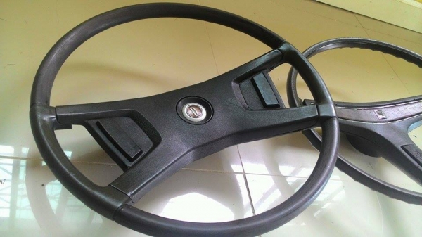 ขายพวงมาลัย คลาสสิค ดัสสัน datsun ของ เซดริค และ บลูเบิร์ด Cedric and Bluebird