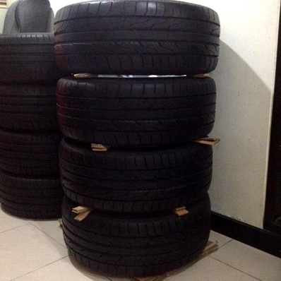 ยางเกรด A - TOYO DRB MADE IN JAPAN -ขนาด 235-40-18 กลางปี 13 ดอกเต็ม
